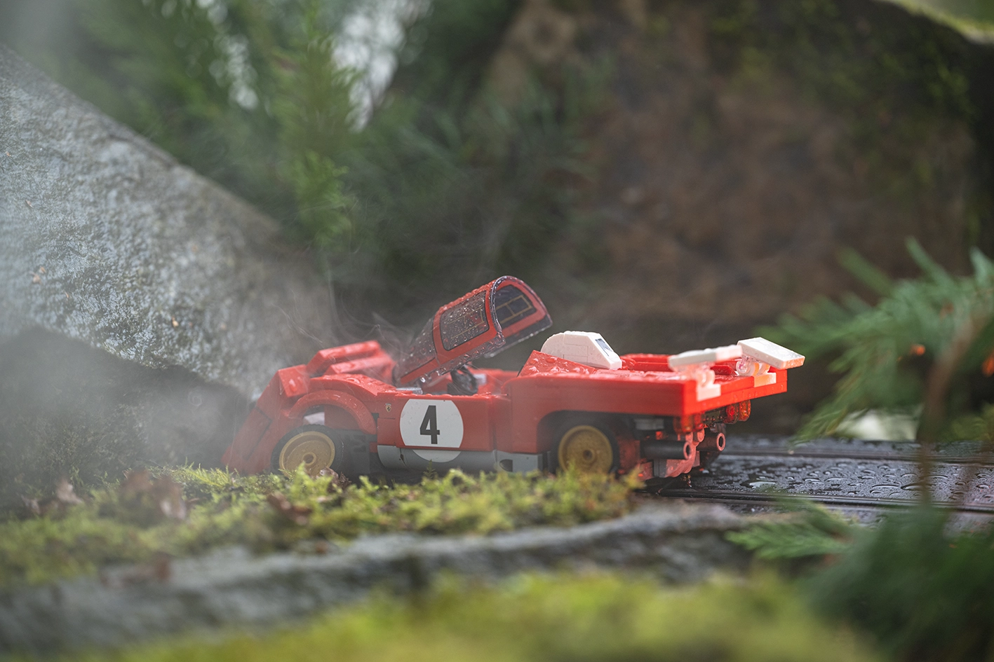 Scene Legography qui représente une sortie de route d'une Ferrari 512