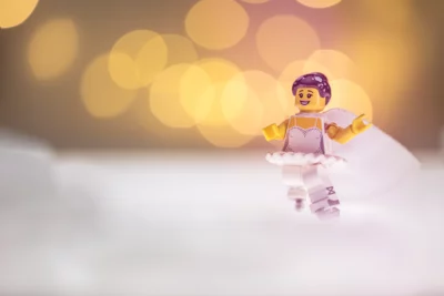 Legography représentant une patineuse